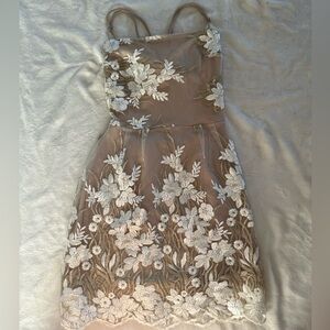 Lucy in the Sky Moira Floral Embroidered Tan Mini Dress White Small Open Tie Bac